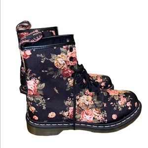 Dr Marten Victorian Rose Boots size 10